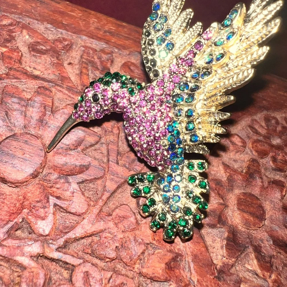 Vintage hummingbird brooch , greens & purple tones‎